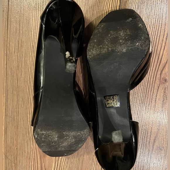 Super classy ‘Spring’ black & white 3” peep toe heels - Picture 9 of 10